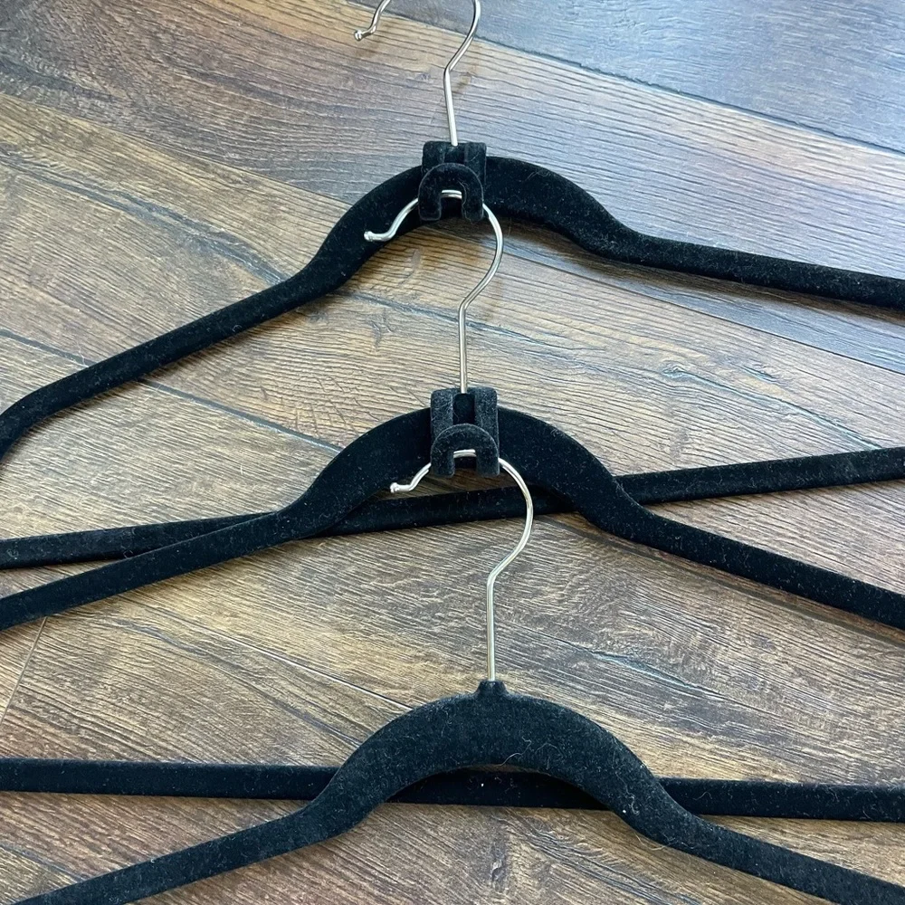 50 Piece Closet Organizer: 10 Black Velvet Hangers, 20 Cascading Hooks, 20 Clips